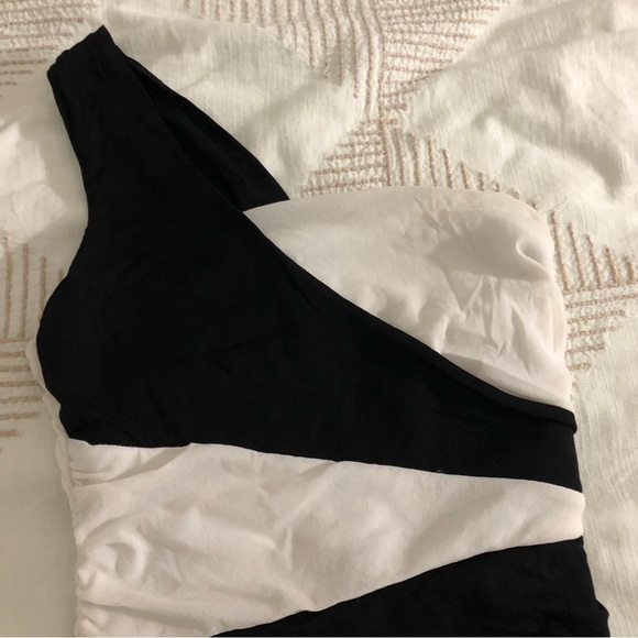 G By Guess One Shoulder Mini Dress Black White Small - Picture 3 of 6